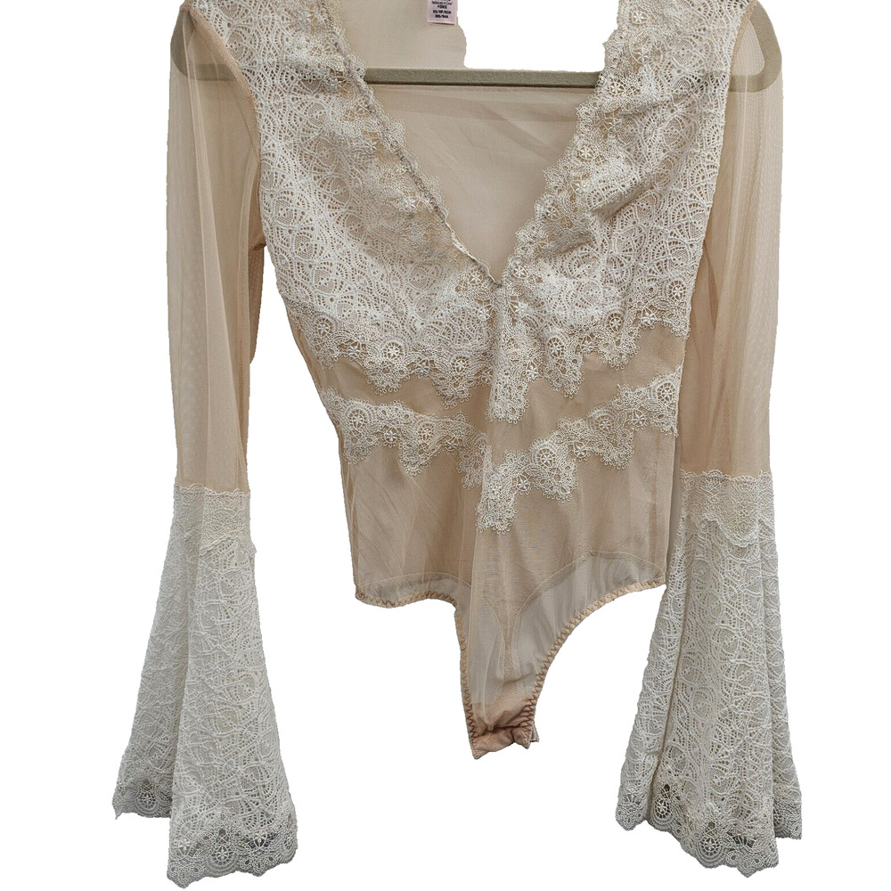 Victoria’s Secret Bodysuit XS Nude Lace Bell Sleeve Coquette Coastal Boho Chic - Picture 5 of 11
